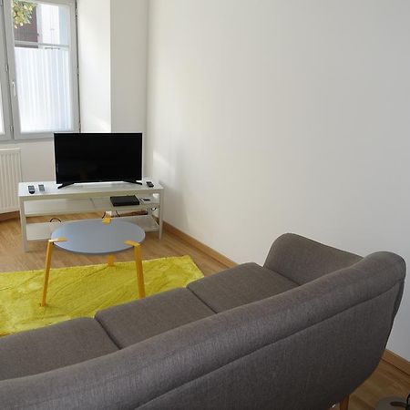 Le 4 Apartment Saint-Junien Ngoại thất bức ảnh